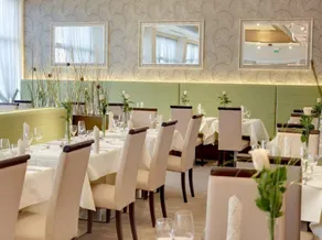 Chambre Simple - SPA pyramide AG - Restaurant
