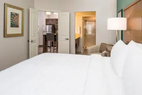 Staybridge Suites - Pecos by IHG - Chambre