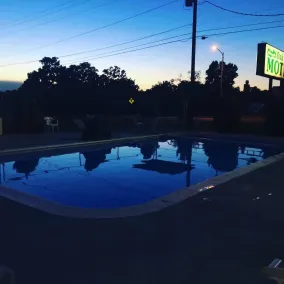Oak Park Motel - Image 1