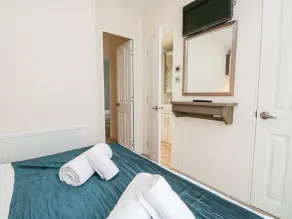 Number 10 - Værelse