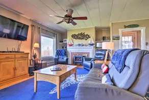 Nautical Lubec Cottage w/ Fire Pit & Grill! - Innvendig