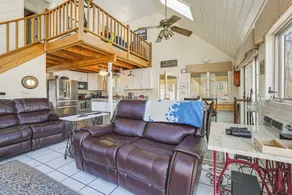 Waterfront Home w/ Boat Dock & Sunroom in Gardiner - Interiør