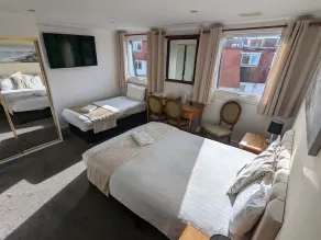 Cecil Court Hotel - Room