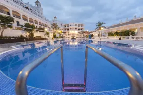 Ona Hollywood Mirage - Piscine