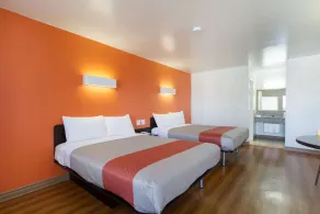 Motel 6-Claremont, CA - Chambre