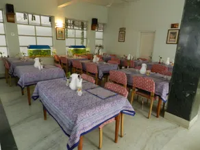 Tara Niwas - Restaurant