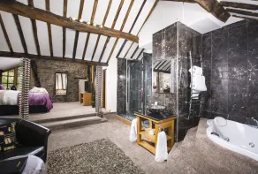 Self Catering Accommodation, Cornerstones, 16th Century Luxury House overlooking the River - Værelse