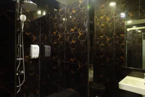 Love Box Resort - Bathroom