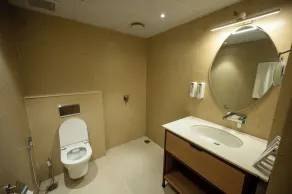 HOTEL VARUNA - Bathroom