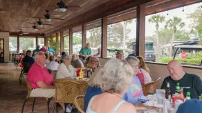 Road Runner Travel Resort - Restaurant