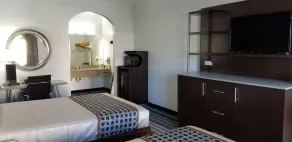 HomeBridge Inn and Suites - Chambre
