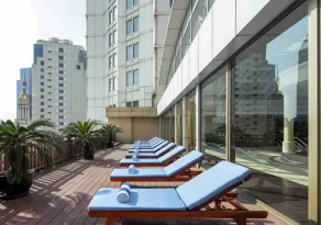 Radisson Blu Hotel Shanghai New World - Piscina