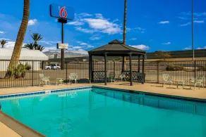 Motel 6-Tucson, AZ-Downtown - Piscina