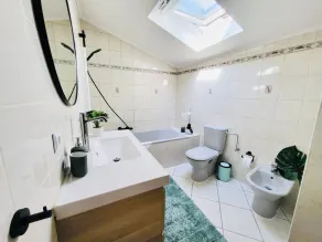 Large 2 bedrooms house with parking - Badeværelse