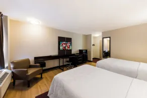 Red Roof Inn PLUS+ Columbus Downtown - Convention Center - Quarto