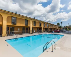 Quality Inn Brunswick - Piscine