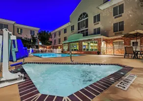 Holiday Inn Express Hotel & Suites Eagle Pass by IHG - Pool