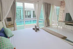 Baan Hua Hin Suk Jung - Interior entrance