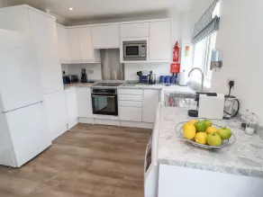 Surf Cottage - Private kitchen