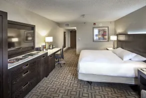 Hilton Sacramento Arden West - Room