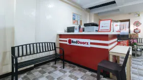 RedDoorz Plus near Uptown BGC Mall - Recepción