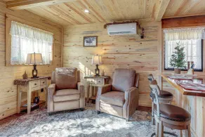 Walk to Current River: Ozarks Adventure Home! - Interiör