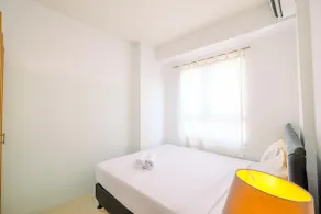 Comfort and Homey 2BR at Titanium Square Apartment By Travelio - Værelse