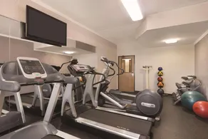 Country Inn & Suites by Radisson, Mt Pleasant-Racine West, WI - Salle de remise en forme