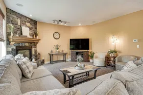Private Getaway! Massive Springfield Area Home - Innvendig