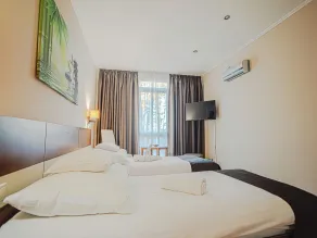 Holiday Beach Budapest Hotel - Room