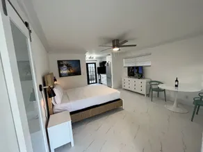 La Mer Suites - Chambre