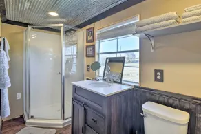Boyd Countryside Cabin w/ Patio & Farm Views - Interiör