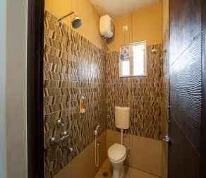 Sarvam Serviced Apartment - Bathroom