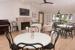 Knotty Pine Motel - Coin salon dans le hall