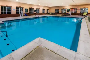 La Quinta by Wyndham DFW Airport West - Bedford - Piscine