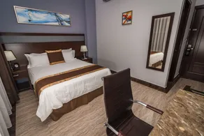 Hotel City Plaza & Suites - Room