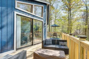 Deck & Community Perks: Bright Pocono Lake Home! - Interiør