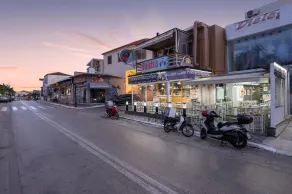 Athina Suites Luxury Suites Near The Sea Platanias - Restaurante