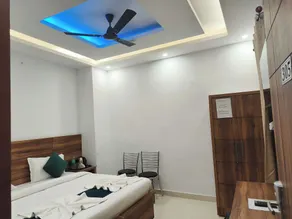 Hotel Vaidik Ganga - Room