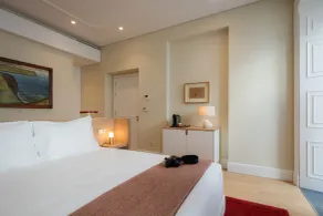 NINE DOTS Azorean Art Boutique Hotel - Chambre