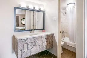 Suburban Studios Neenah-Appleton - Salle de bain
