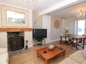 Blue Buoy Cottage - Interior