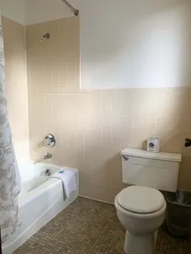 The River Hills Motel - Algoma, WI - Near Door County - Badezimmer