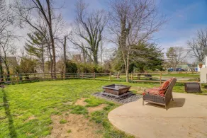 Spacious North East Home w/ Fenced Yard & Fire Pit - Innvendig