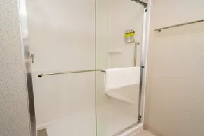 Holiday Inn Express & Suites - Las Vegas - E Tropicana by IHG - Baño