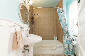 Charles Street Vacation Home - Bathroom