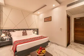Clarks Inn Ambala - Room