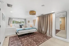 1061 Louisiana Avenue - Rom