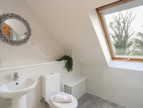 Long Cottage - Bathroom