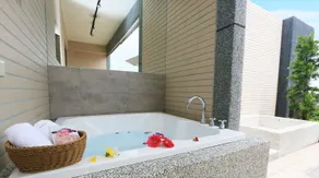 Early Summer - Bathroom